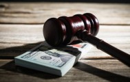 将教育资源当作谋私敛财的工具，教育部原副部长杜玉波被公诉