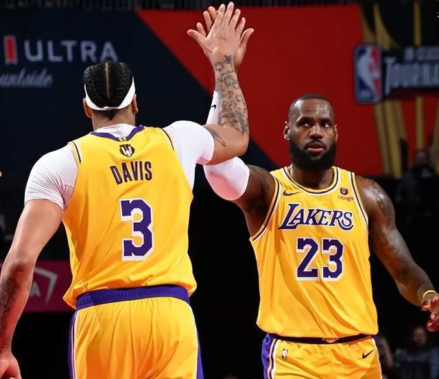 NBA官网最新MVP榜！恩比德居首，小卡跻身前十，詹欧获提名