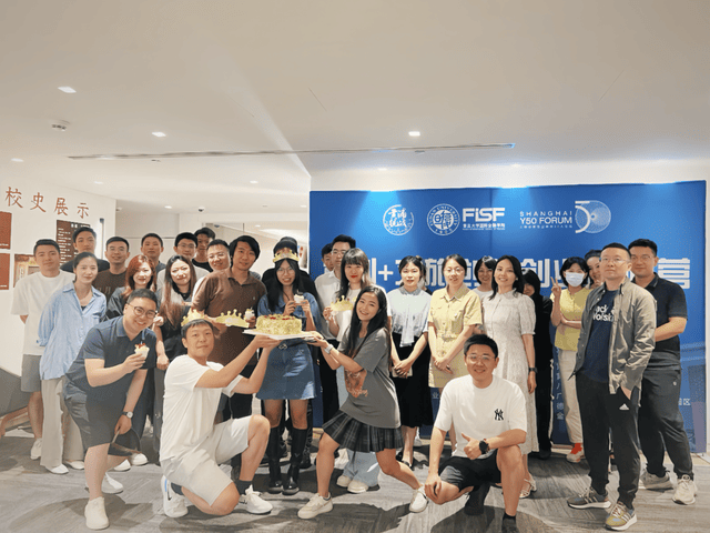 复旦大学FMBA丨陆文怡：文科生跨界闯荡金融圈，固收高级交易员在复旦焕新成长