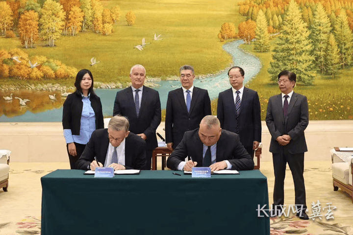 签约！“隐形冠军”之父赫尔曼·西蒙将为河北省首个科技企业出海综合服务平台建设出谋划策